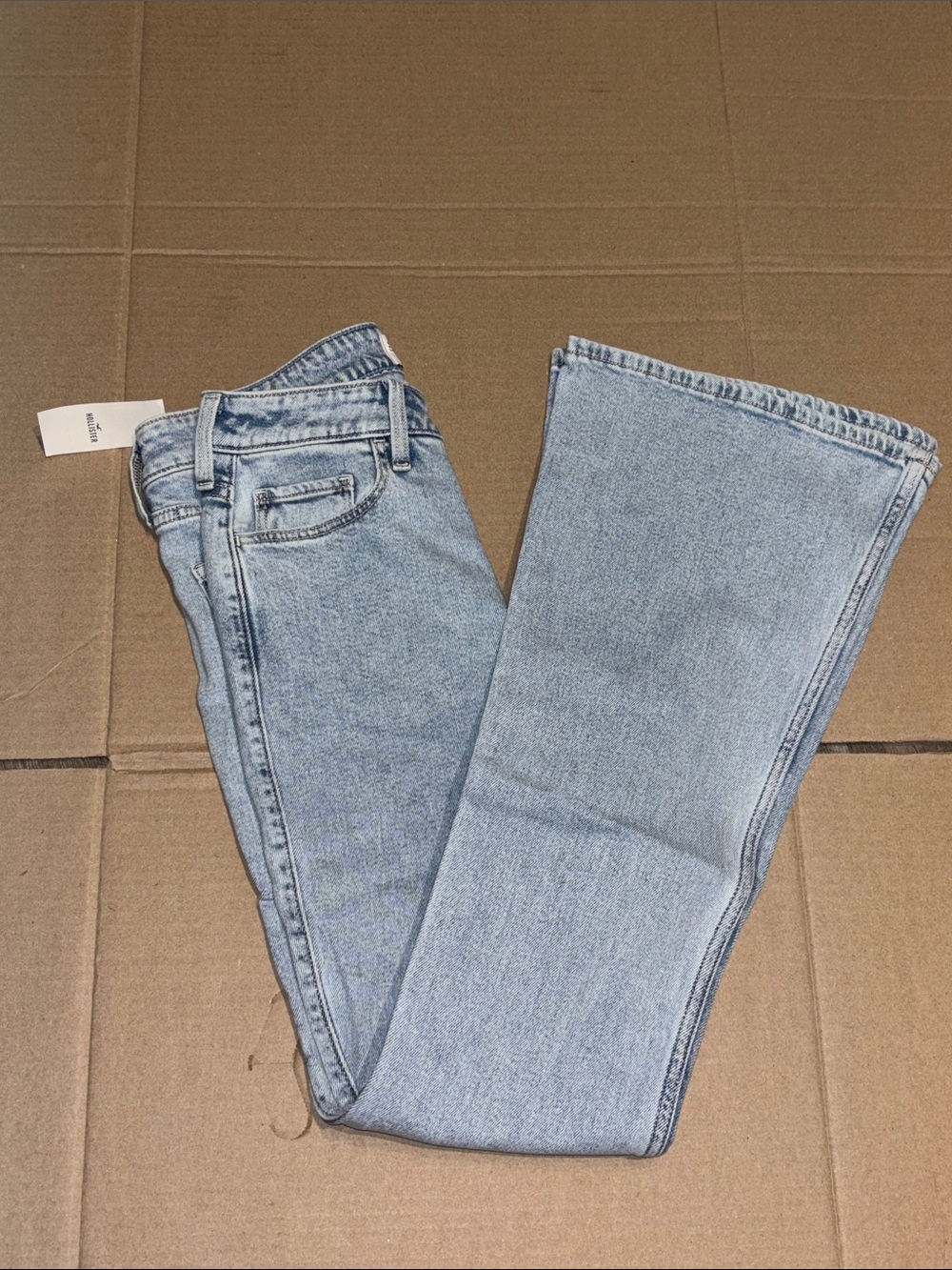 Hollister Light Wash Women’s Jeans - Classic Straight Leg